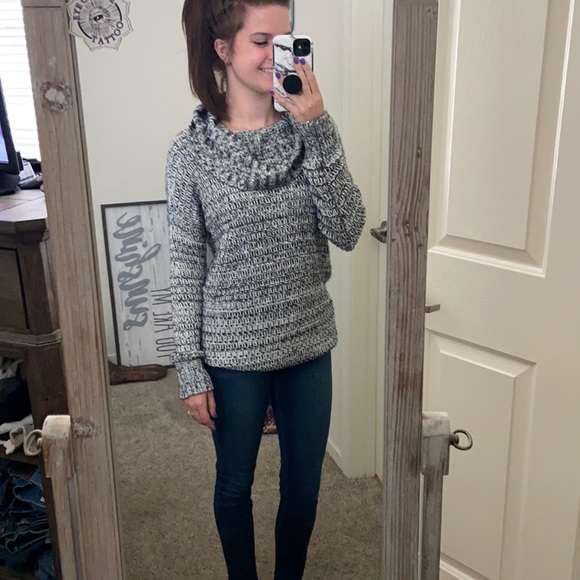 Volcom black and white cowl neck sweater - Picture 8 of 12